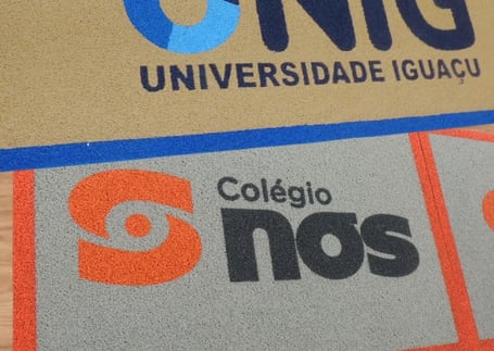 Tapetes da Universidade Iguaçu e do Colégio Nós Tapetes da Universidade Iguaçu e do Colégio Nós