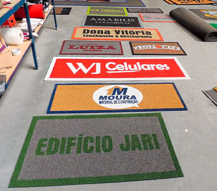 Amostras de materiais para tapetes e capachos personalizados