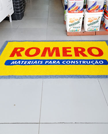 Tapete de vinil personalizado para área de acesso