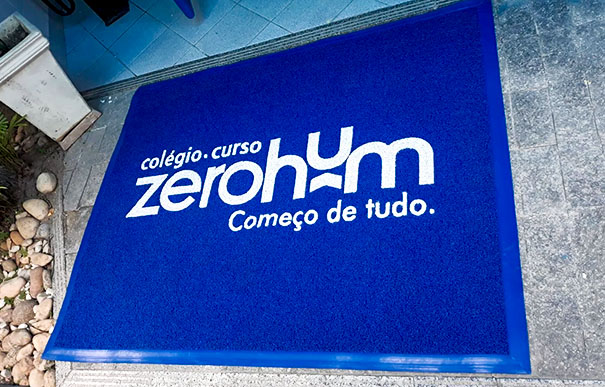 Tapetes personalizados para escolas e instituições