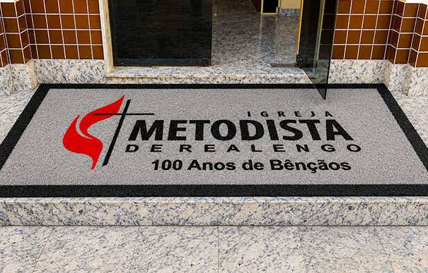 Tapetes personalizados para igrejas
