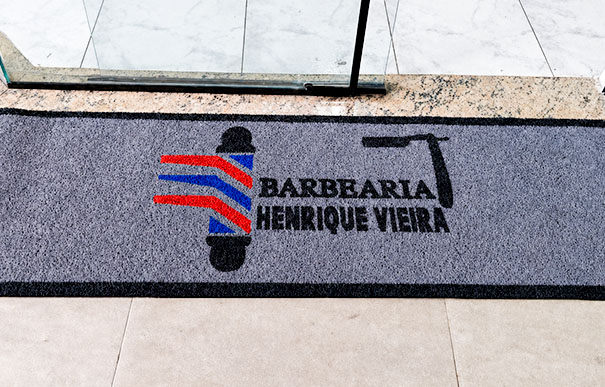 Tapetes personalizados para salões e barbearias