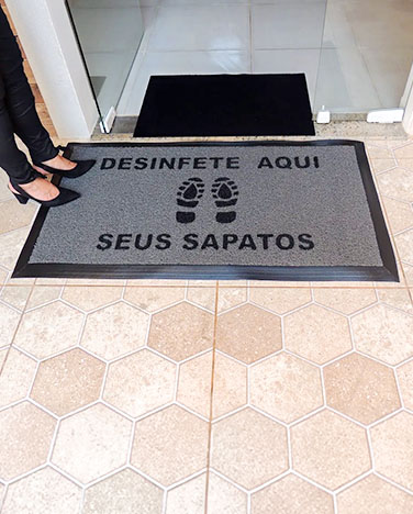 Tapete sanitizante personalizado para entrada