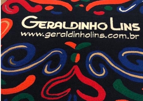 Tapete redondo colorido com o logo Geraldinho Lins Tapete redondo colorido com o logo Geraldinho Lins