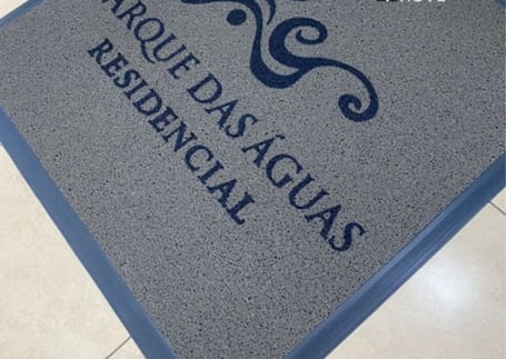 Tapete com perfil azul 'Parque das Águas Residencial' personalizado Tapete com perfil azul 'Parque das Águas Residencial' personalizado