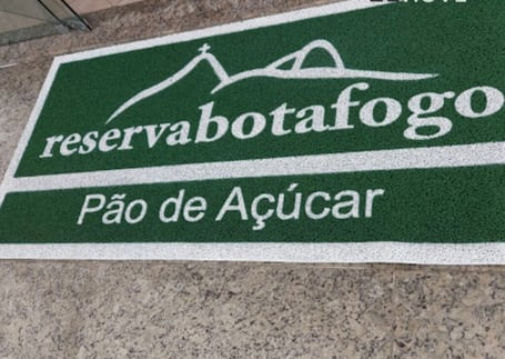 Tapete verde do condomínio Reserva Botafogo Pão de Açúcar