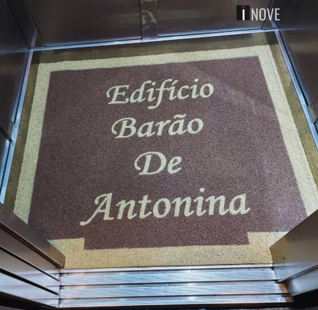 Tapete para elevador vinho do Edifício Barão de Antonina Tapete para elevador vinho do Edifício Barão de Antonina
