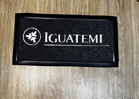 Tapete secante personalizado para portaria de condomínio